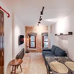 Homie - Modern Nearby Istiklal Street & Galata Tower Appartement Istanboel
