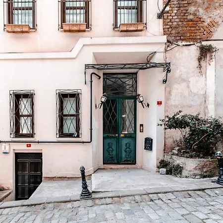 Apartamento Homie - Modern Nearby Istiklal Street & Galata Tower *